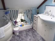 Guest bathroom at Emms Cottage